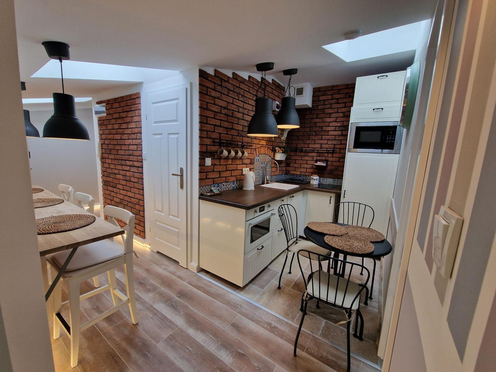 Three-Bedroom Apartment High Floor,1649371101:JPEG